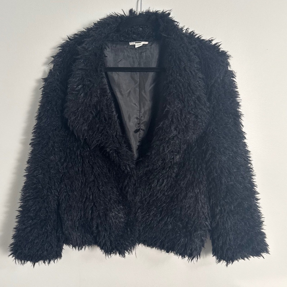 AMP Shaggy Faux Fur Jacket Black Sz L Pockets Bell Sleeve Chic Outerwear
